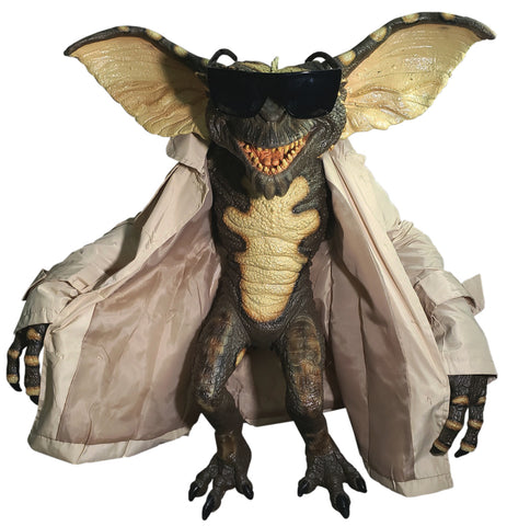 FLASHER GREMLIN PUPPET PROP *N